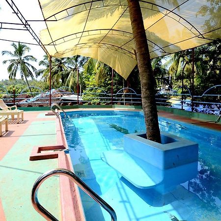 Hotel Oyo 2440 Palm Grove Vagator Exterior foto