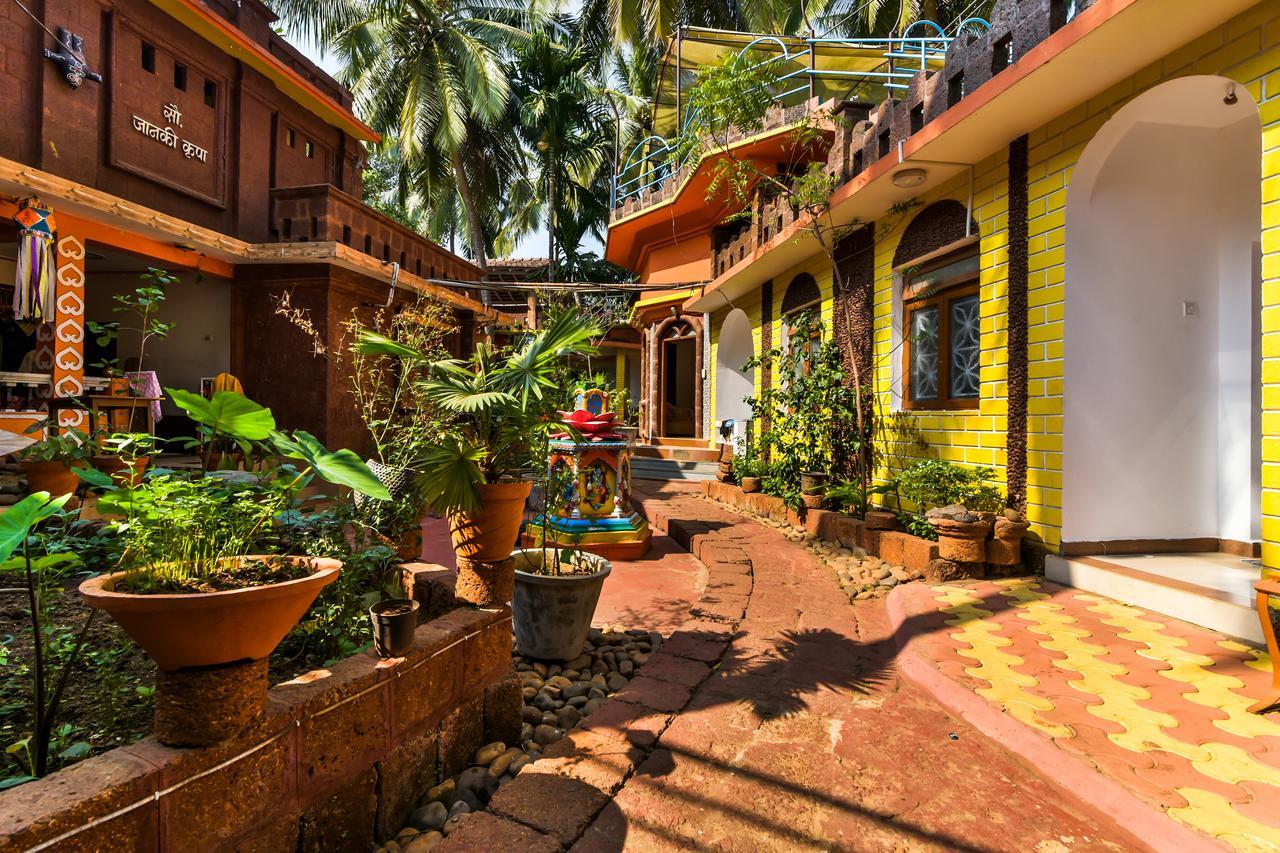Hotel Oyo 2440 Palm Grove Vagator Exterior foto
